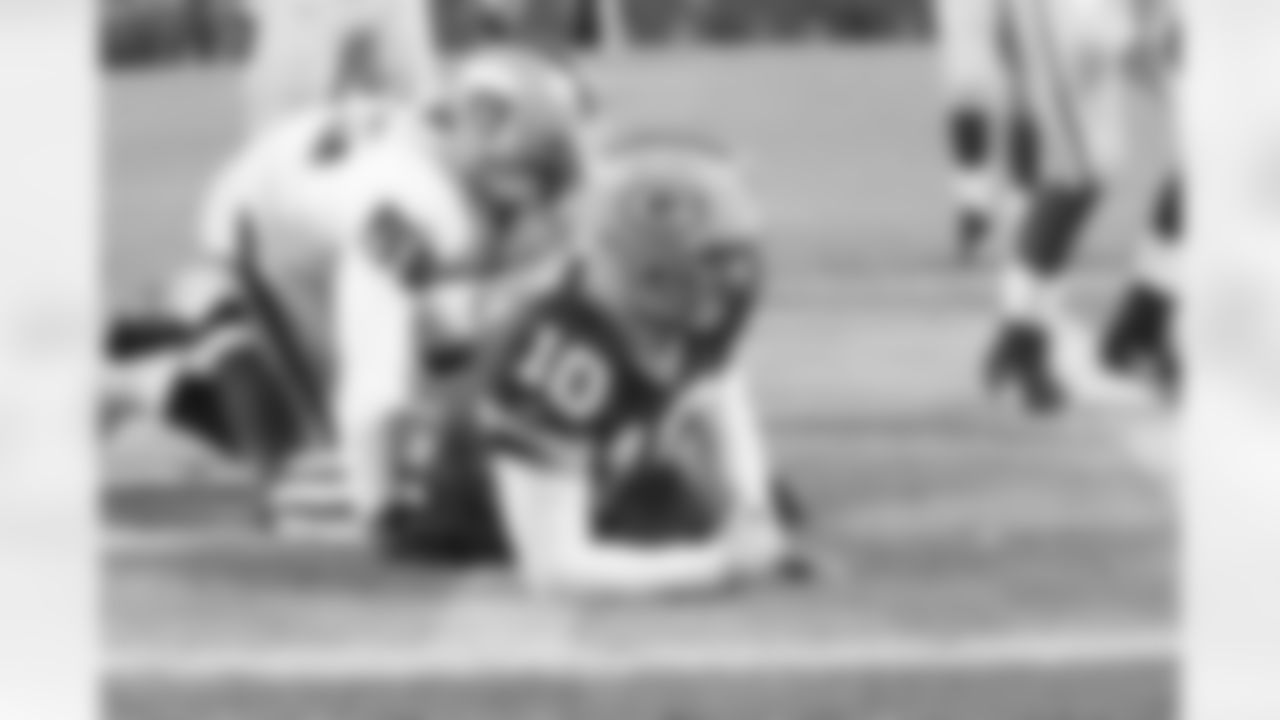 LB Rolando McClain takes down the QB in the end zone for a safety.