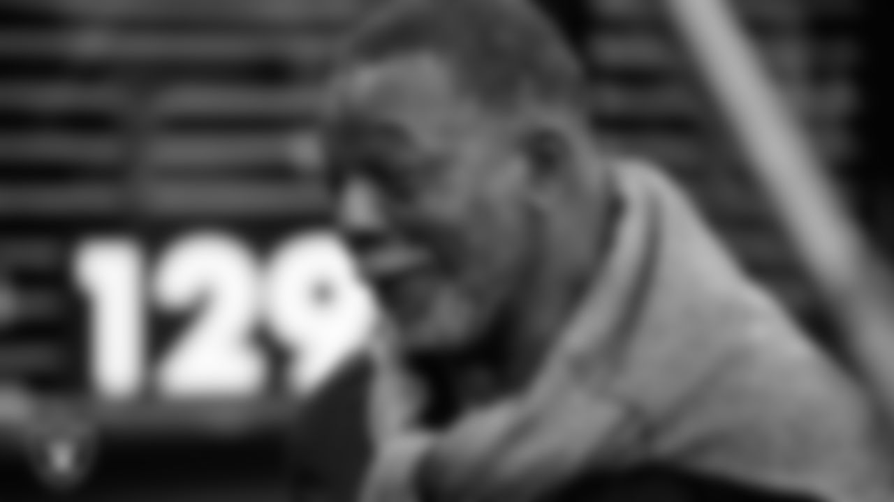 Las Vegas Raiders alumnus and actor Carl Weathers before the regular season home game against the Houston Texans at Allegiant Stadium.