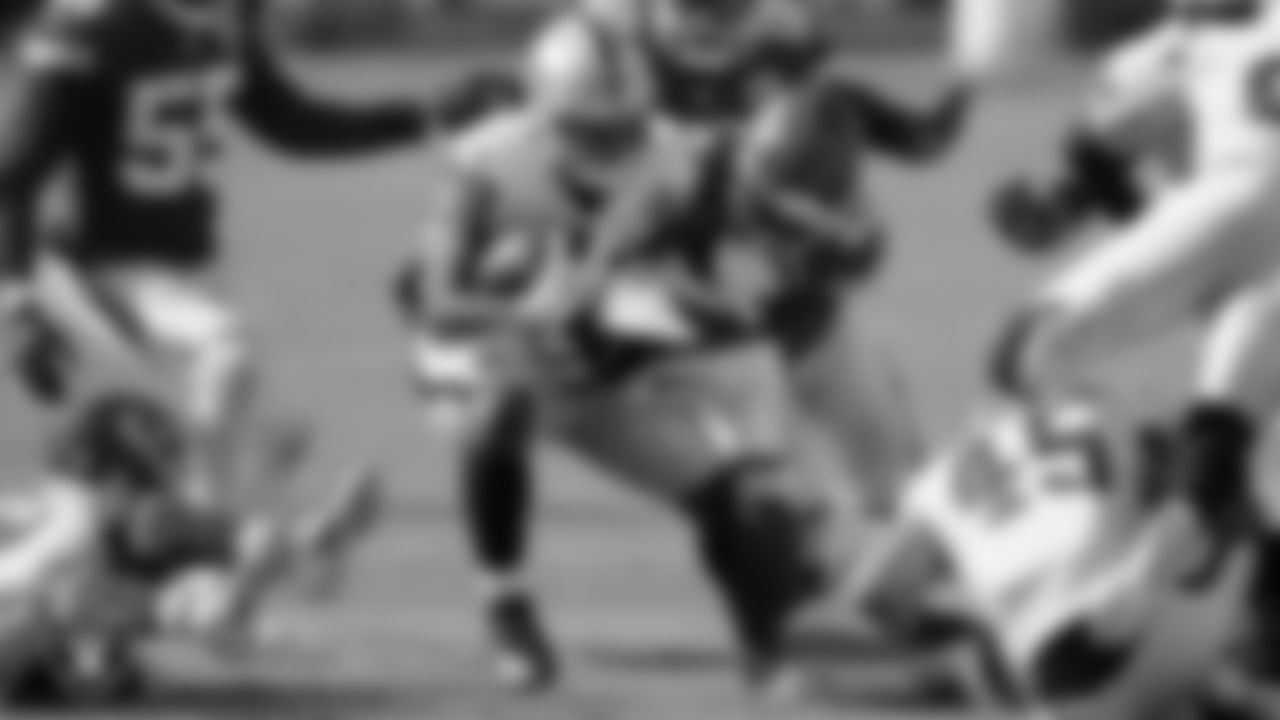 Las Vegas Raiders running back Josh Jacobs (28) during the regular season game against the Kansas City Chiefs at Arrowhead Stadium.