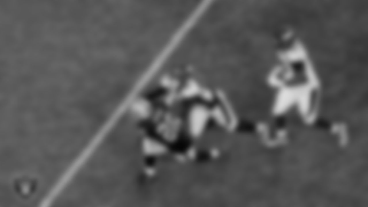 Las Vegas Raiders running back Josh Jacobs (28) during the regular season game against the Denver Broncos at Allegiant Stadium.