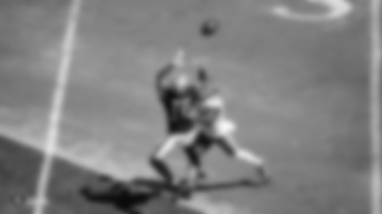 Raiders wide receiver Tyrell Williams (16) makes a catch during the Raiders regular season game against the Kansas City Chiefs.