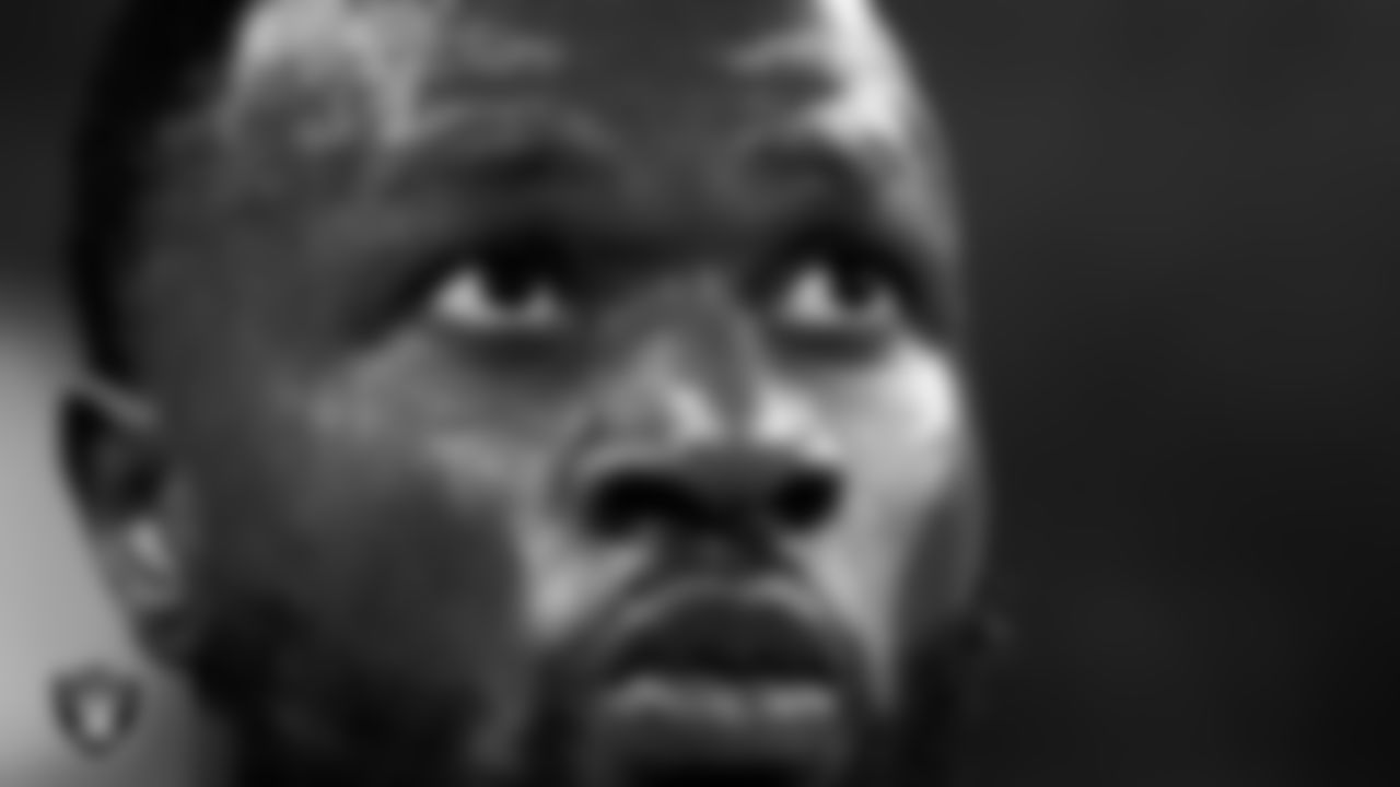 Las Vegas Raiders defensive end Yannick Ngakoue (91) on the sidelines during the Las Vegas Raiders regular season home game against the Kansas City Chiefs.