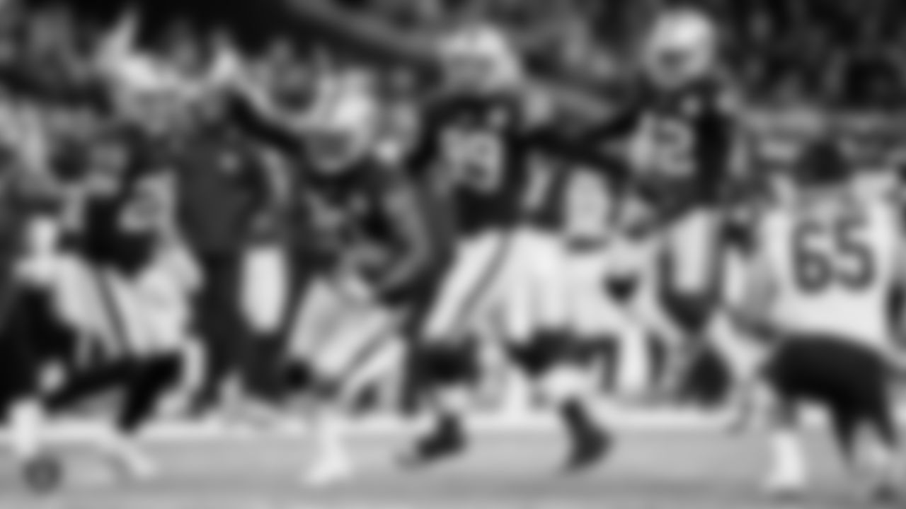 Raiders cornerback Daryl Worley (20) celebrates during the regular season game against the Chicago Bears at Tottenham Hotspur Stadium.