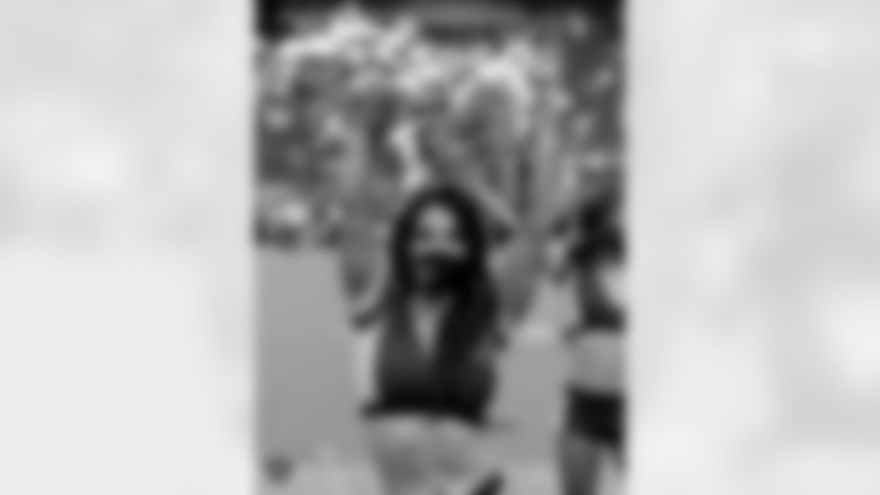 Raiderette Kristina on the field for practice at 2021 Training Camp.