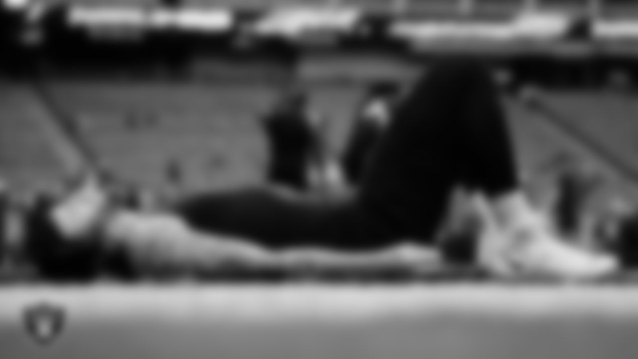 Las Vegas Raiders defensive end Maxx Crosby (98) warming up before the regular season home game against the Indianapolis Colts at Allegiant Stadium.