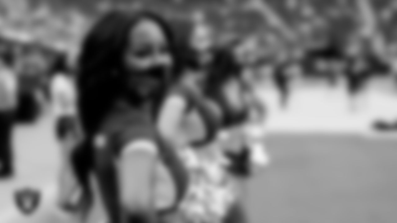 Raiderette Jekailah on the field for practice at 2021 Training Camp.