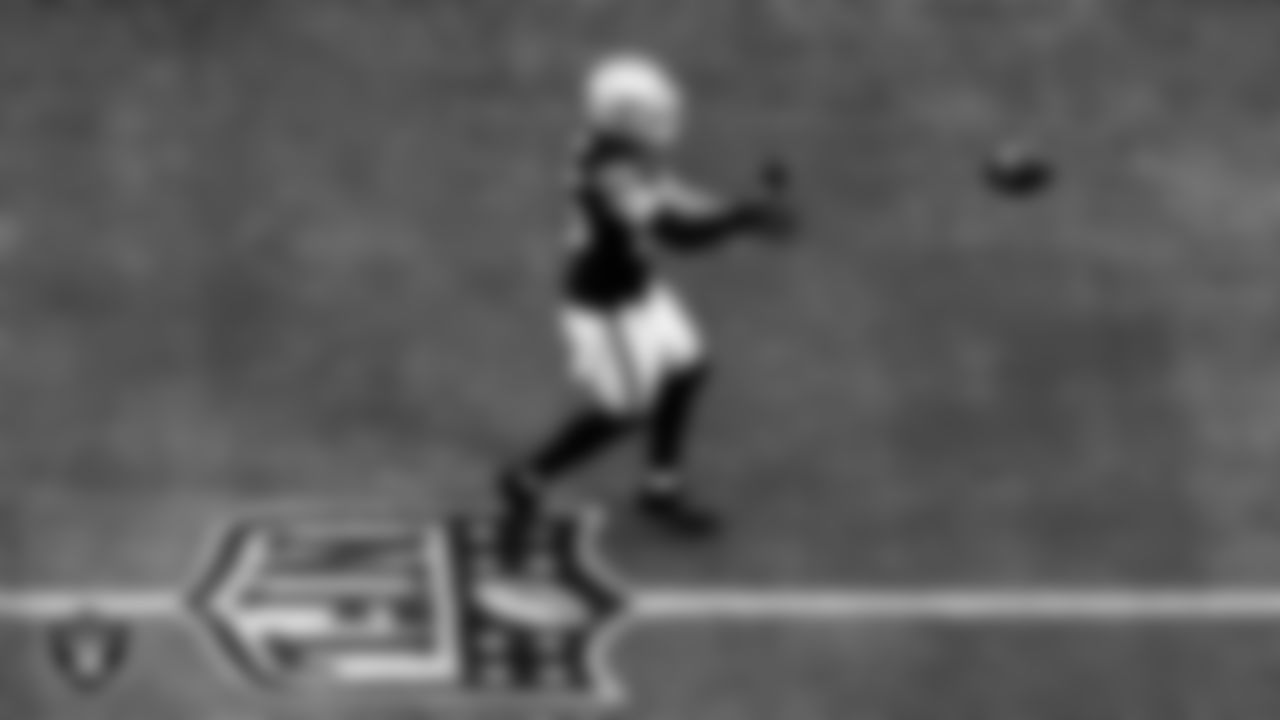 Las Vegas Raiders safety Erik Harris (25) warming up before the regular season home game against the Tampa Bay Buccaneers.