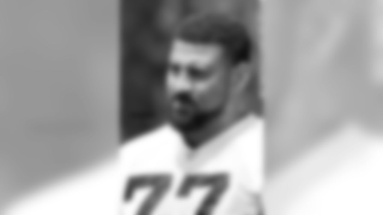 OL Austin Howard