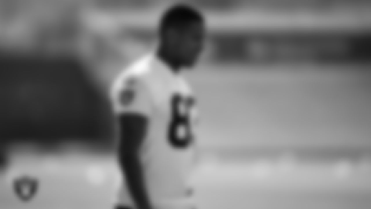 Las Vegas Raiders tight end Darren Waller (83) at a workout during phase two of the offseason program.
