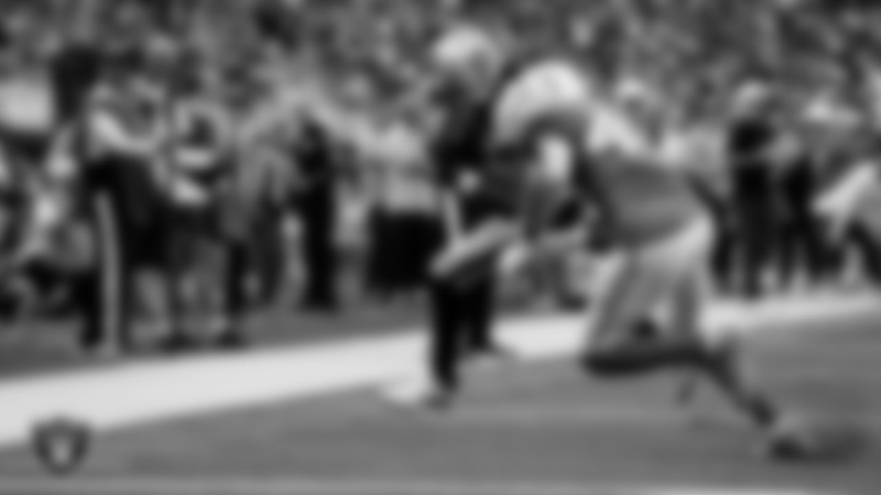 Las Vegas Raiders wide receiver Davante Adams (17) during the regular season away game against the Los Angeles Chargers at SoFi Stadium.