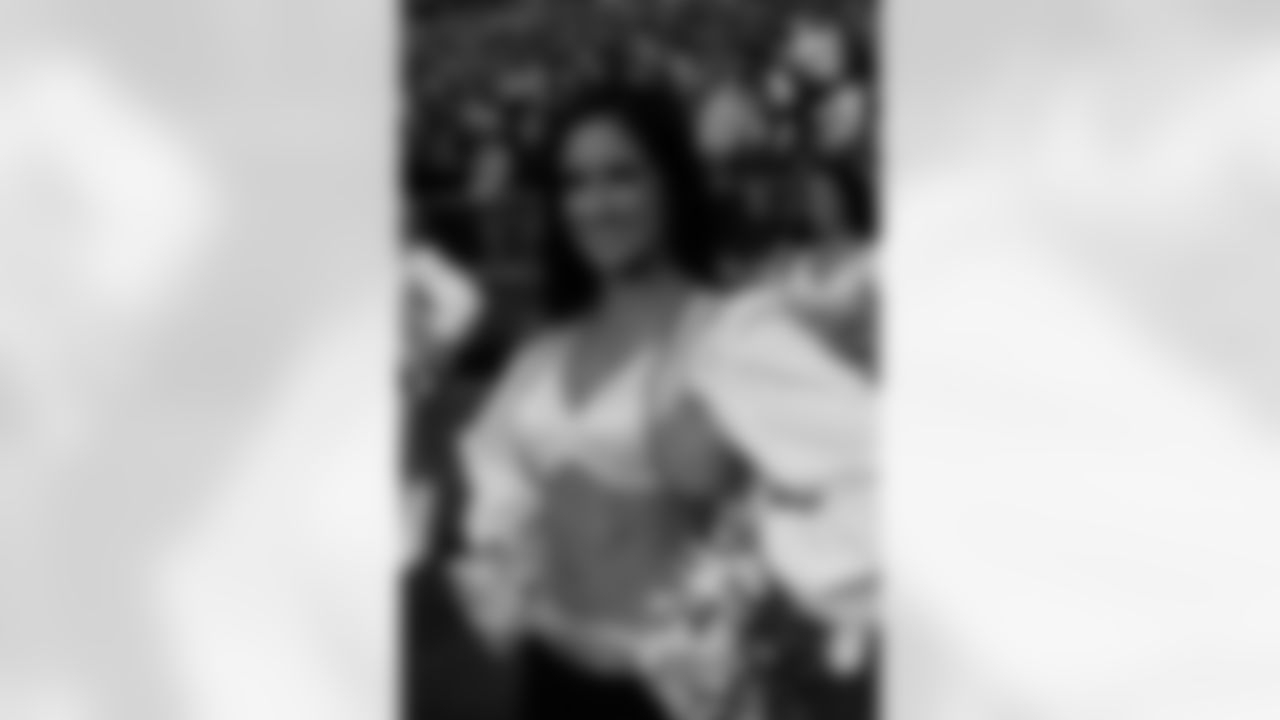 Raiderette Bess