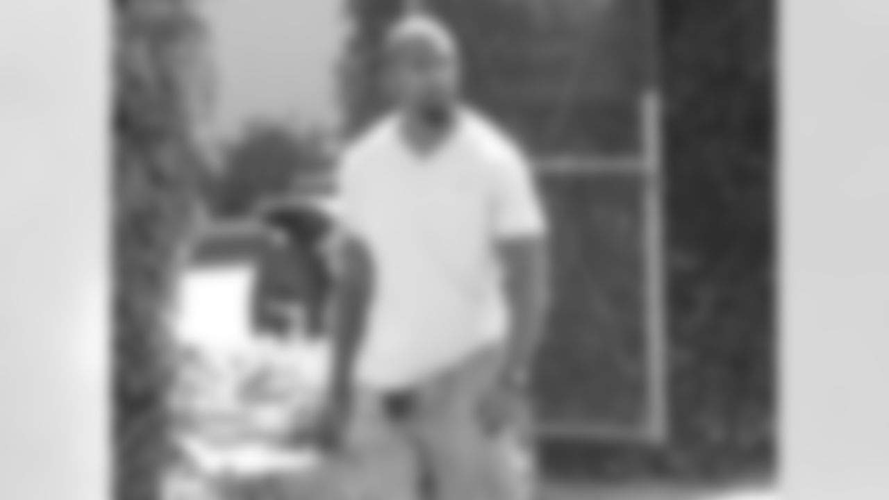DB Charles Woodson enters training camp