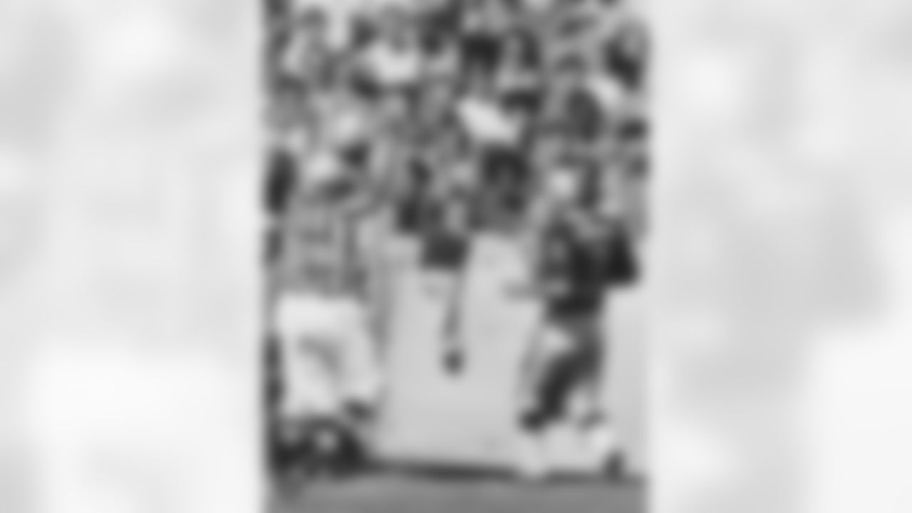 Daryle Lamonica joined the Raiders in 1967 and played with the team for eight seasons. During his time in the Silver and Black, Lamonica threw 1,138 passes for 16,655 yards and 148 touchdowns. He was named AFL MVP in 1967 and 1969 and was selected to the 1970 and 1972 Pro Bowl.