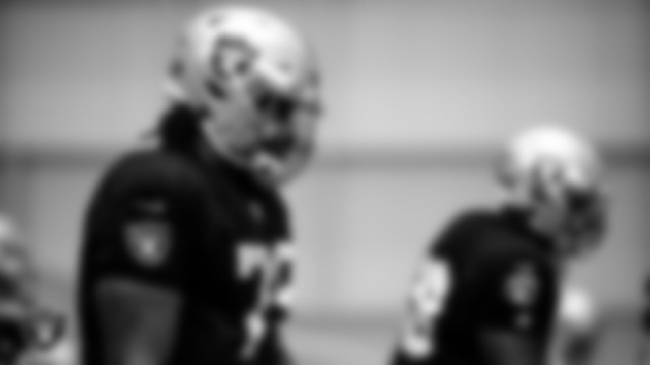 Las Vegas Raiders guard John Simpson (76) during practice.