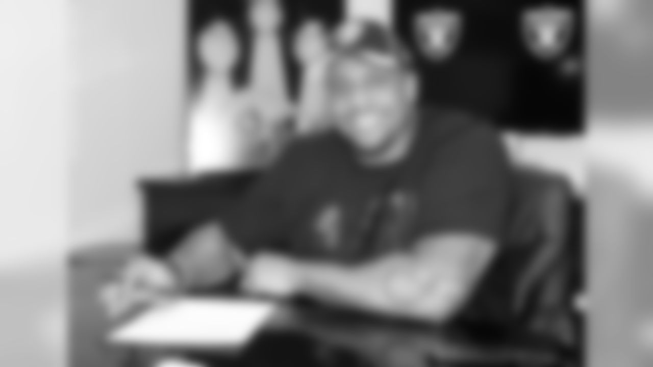 DE/LB LaMarr Woodley joins the Raiders after several seasons in Pittsburgh.