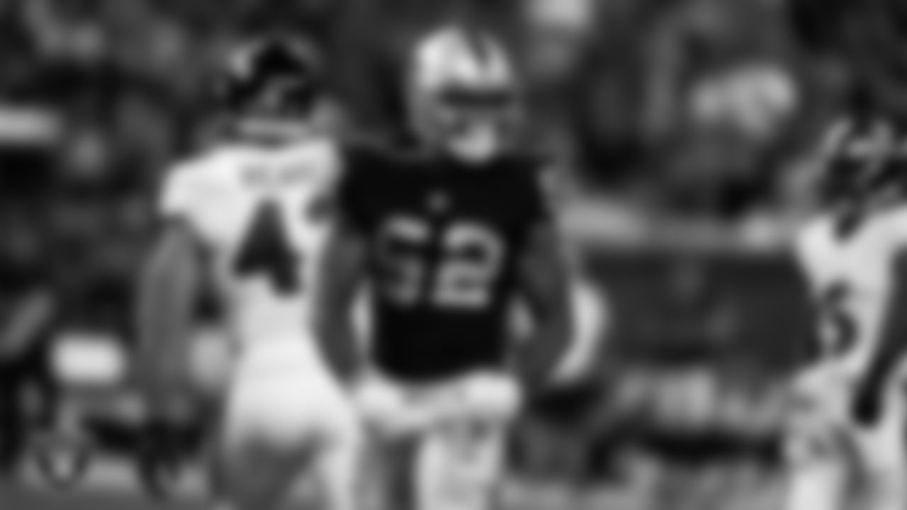 Las Vegas Raiders linebacker Denzel Perryman (52) celebrates during the regular season home game against the Baltimore Ravens.