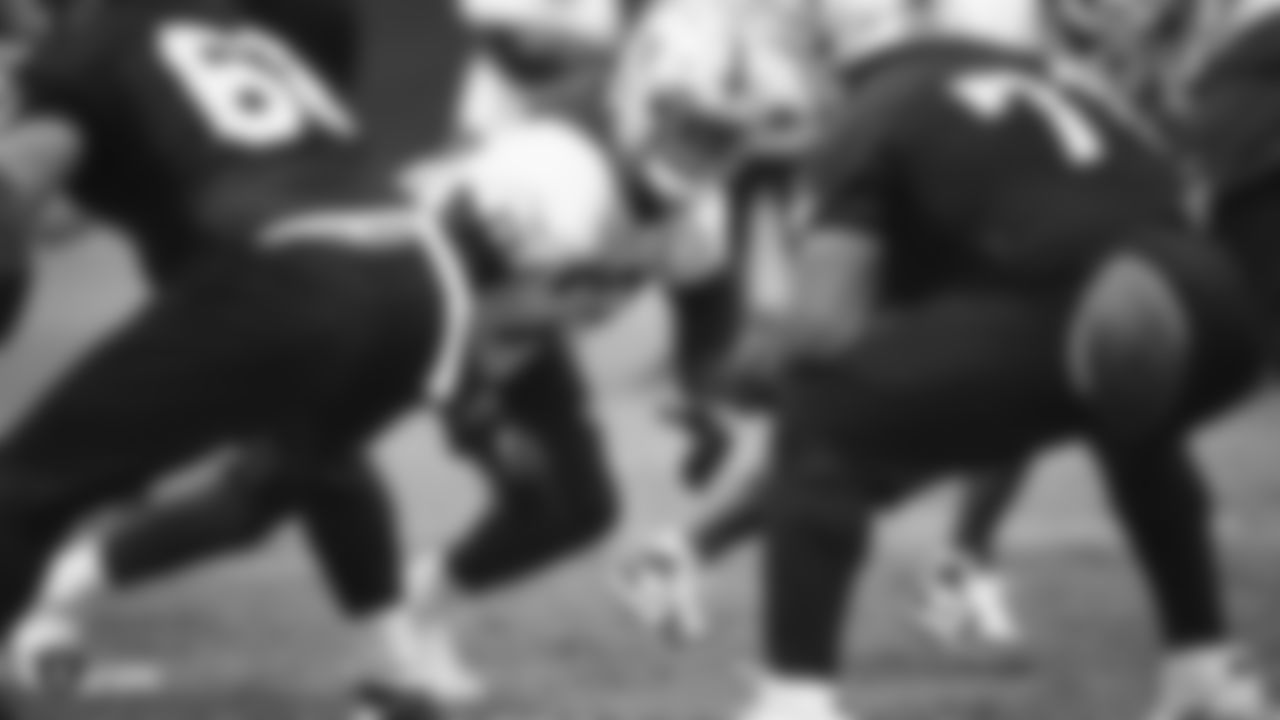 Oakland Raiders defensive tackle Maurice Hurst (73) rushes the quarterback during practice.