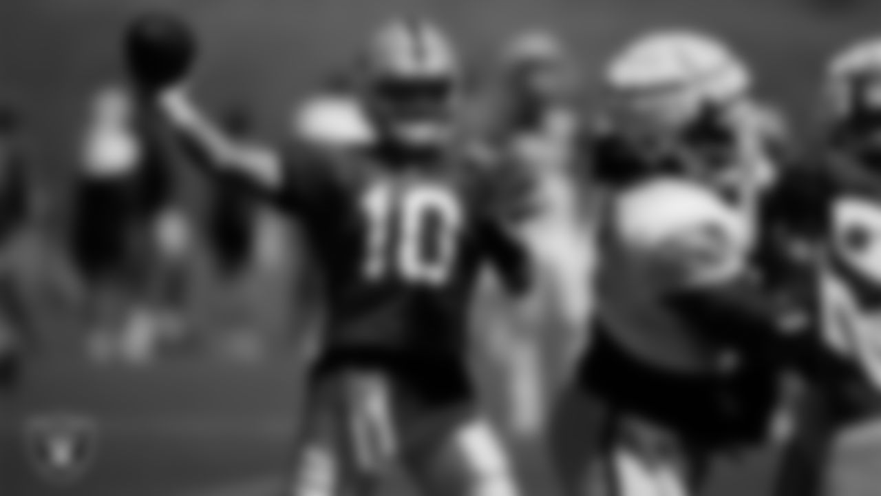 Las Vegas Raiders quarterback Jimmy Garoppolo (10) on the field for a joint practice with the Los Angeles Rams at 2023 Training Camp at California Lutheran University.