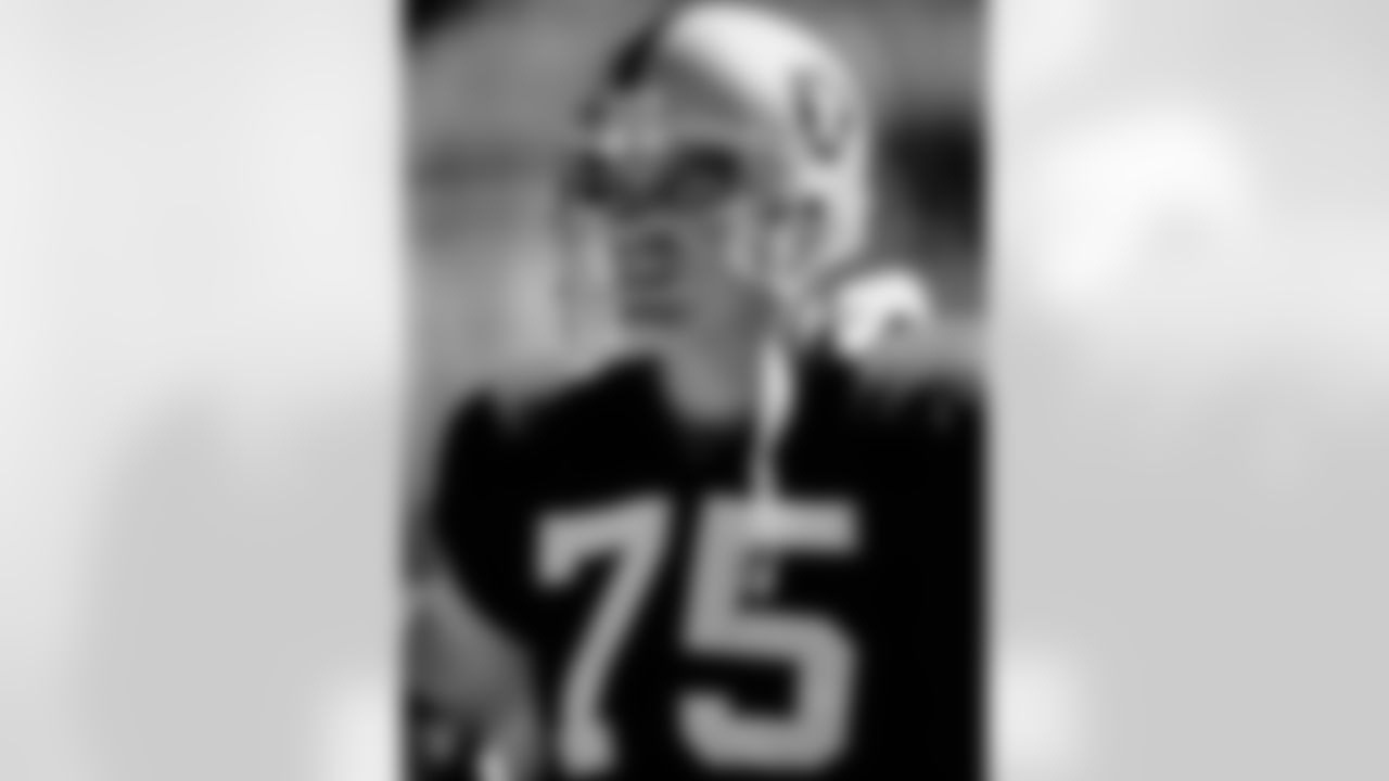 The Raiders selected Howie Long in the 2nd round of the 1981 NFL Draft. During his 13 years with the Raiders, Long played in 179 games with 151 starts and recorded 84 sacks, two interceptions, and 10 fumble recoveries. He was selected to play in eight Pro Bowls, named 1st Team All-Pro twice, and was named defensive player of the year in 1985. Long was inducted into the Pro Football Hall of Fame in 2000.