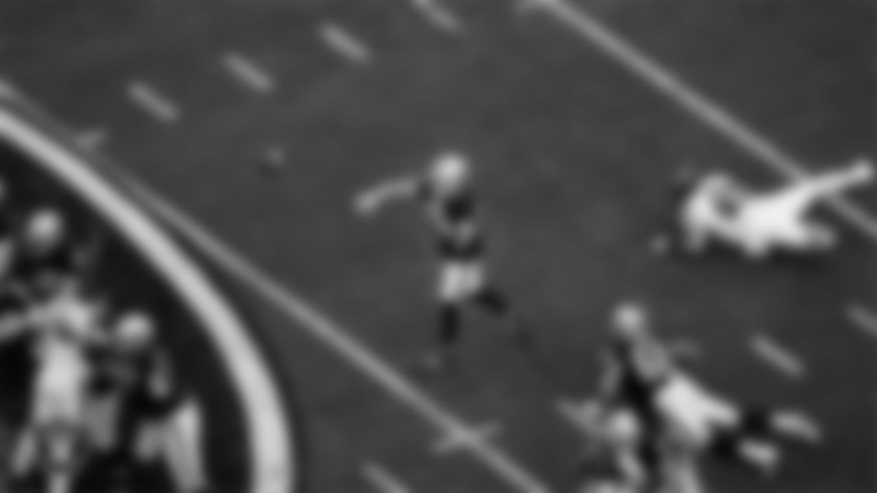 Las Vegas Raiders quarterback Derek Carr (4) passes during the regular season home game against the Houston Texans at Allegiant Stadium.