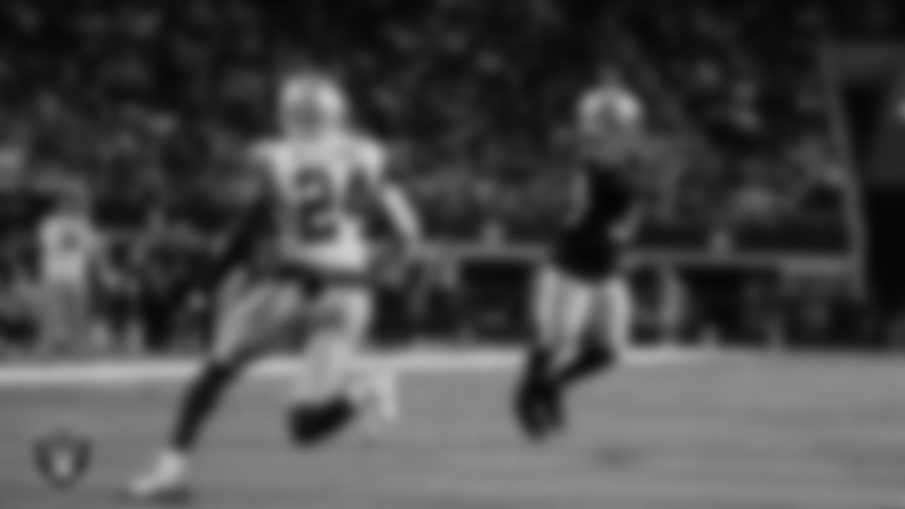 Las Vegas Raiders running back Darwin Thompson (30) during the preseason away game against the Dallas Cowboys at AT&T Stadium.