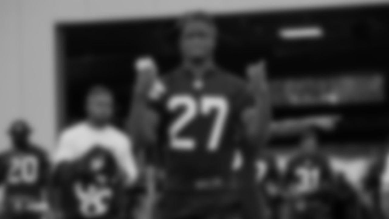 Raiders cornerback Trayvon Mullen (27) at an Organized Team Activity (OTA) at the Raiders Practice Facility in Alameda, Calif.