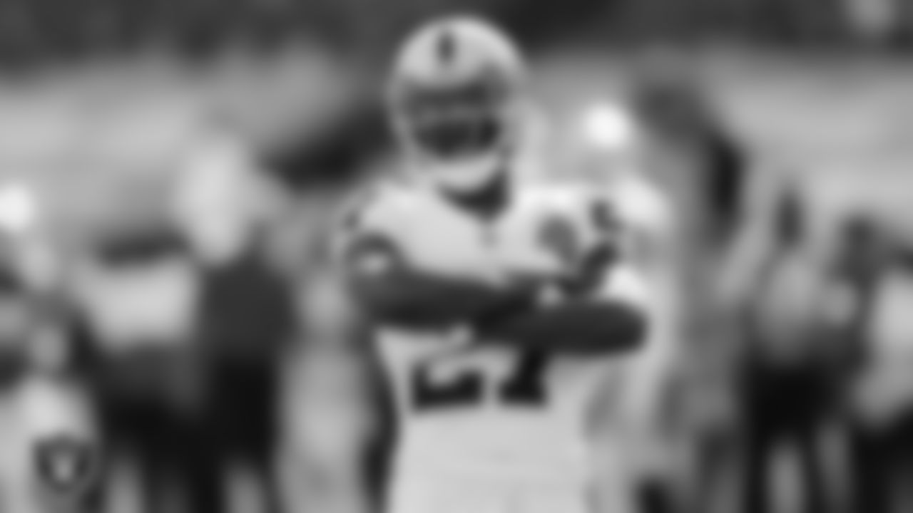 Las Vegas Raiders cornerback Trayvon Mullen (27) during the regular season game against the Kansas City Chiefs at Arrowhead Stadium.