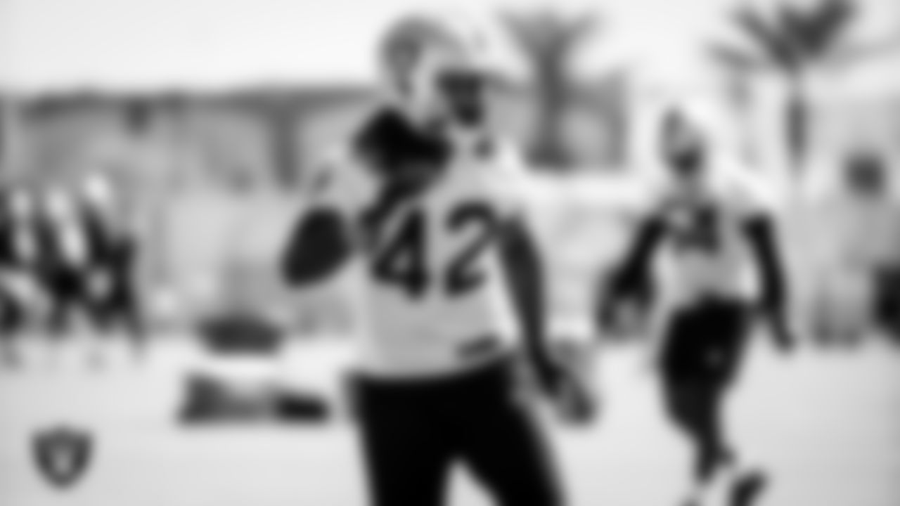 Las Vegas Raiders linebacker Cory Littleton (42) during practice.