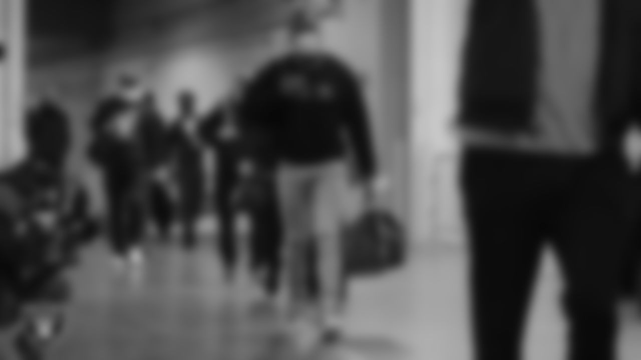 Las Vegas Raiders defensive end Yannick Ngakoue (91) arrives to the regular season away game against the Indianapolis Colts.