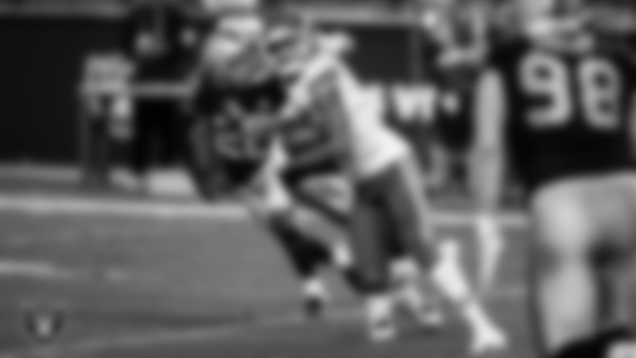 Las Vegas Raiders linebacker Nick Kwiatkoski (44) makes a tackle during the regular season home game against the Kansas City Chiefs.