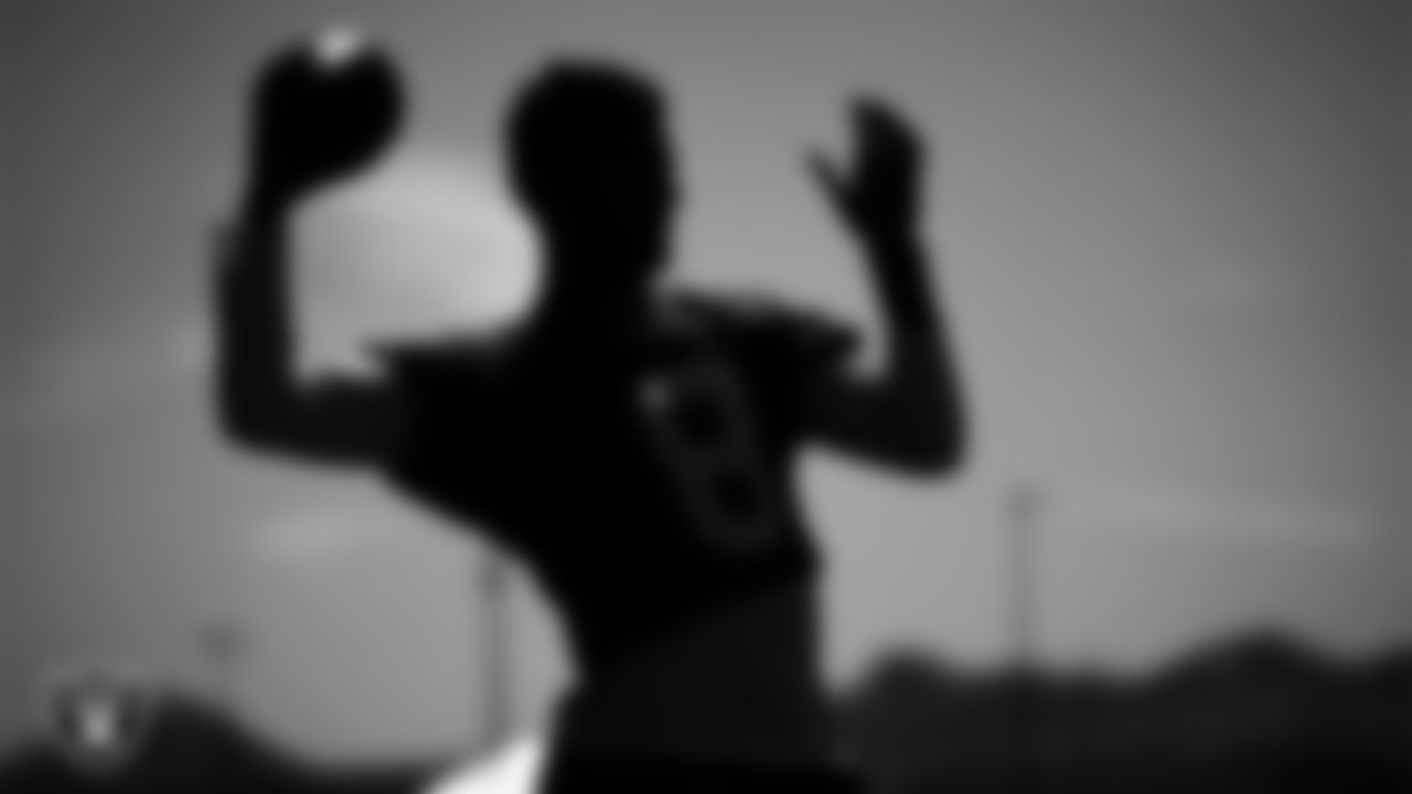 Las Vegas Raiders quarterback Marcus Mariota (8) at an Organized Team Activity (OTA).