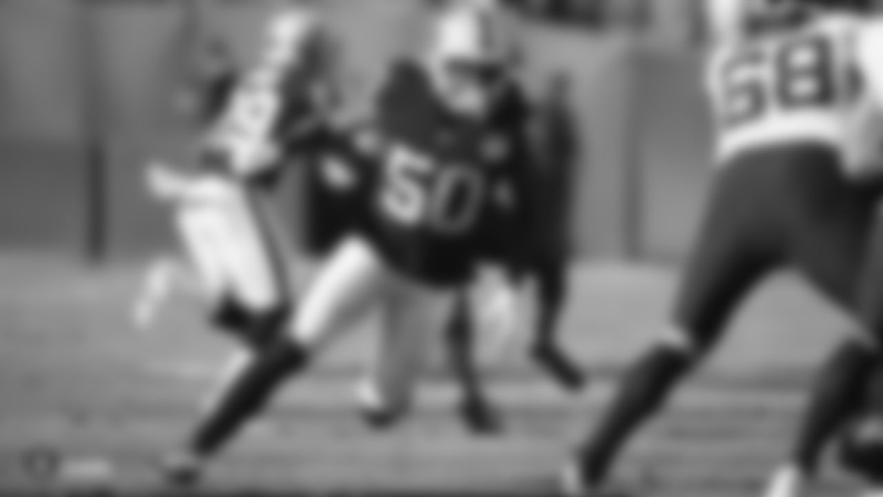 Raiders linebacker Nicholas Morrow (50) defends during the regular season game against the Jacksonville Jaguars.