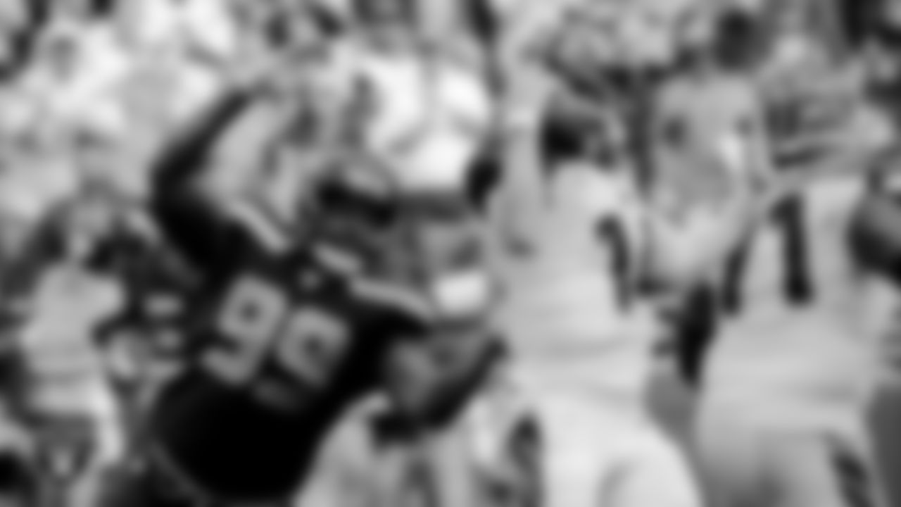 DT Quinton Jefferson
Previous teams: Seattle Seahawks (2016), Los Angeles Rams (2017), Seattle Seahawks (2017–19), Buffalo Bills (2020)