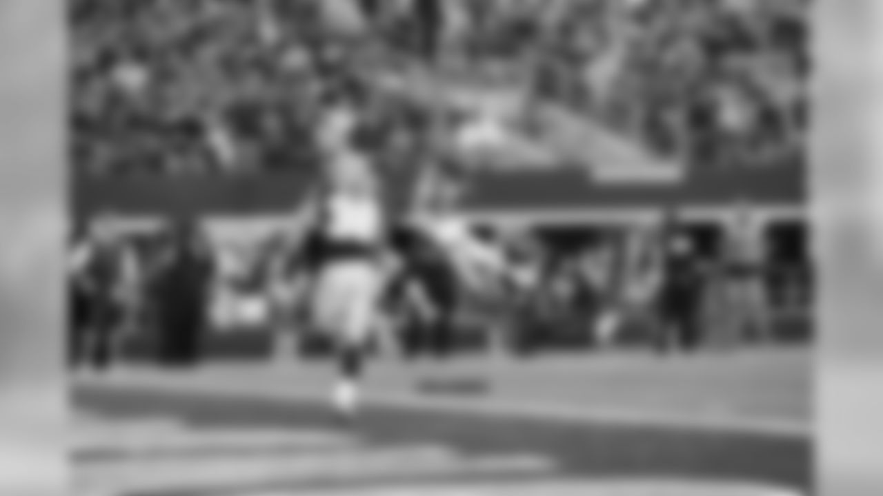 WR Andre Holmes makes the grab in tight coverage.