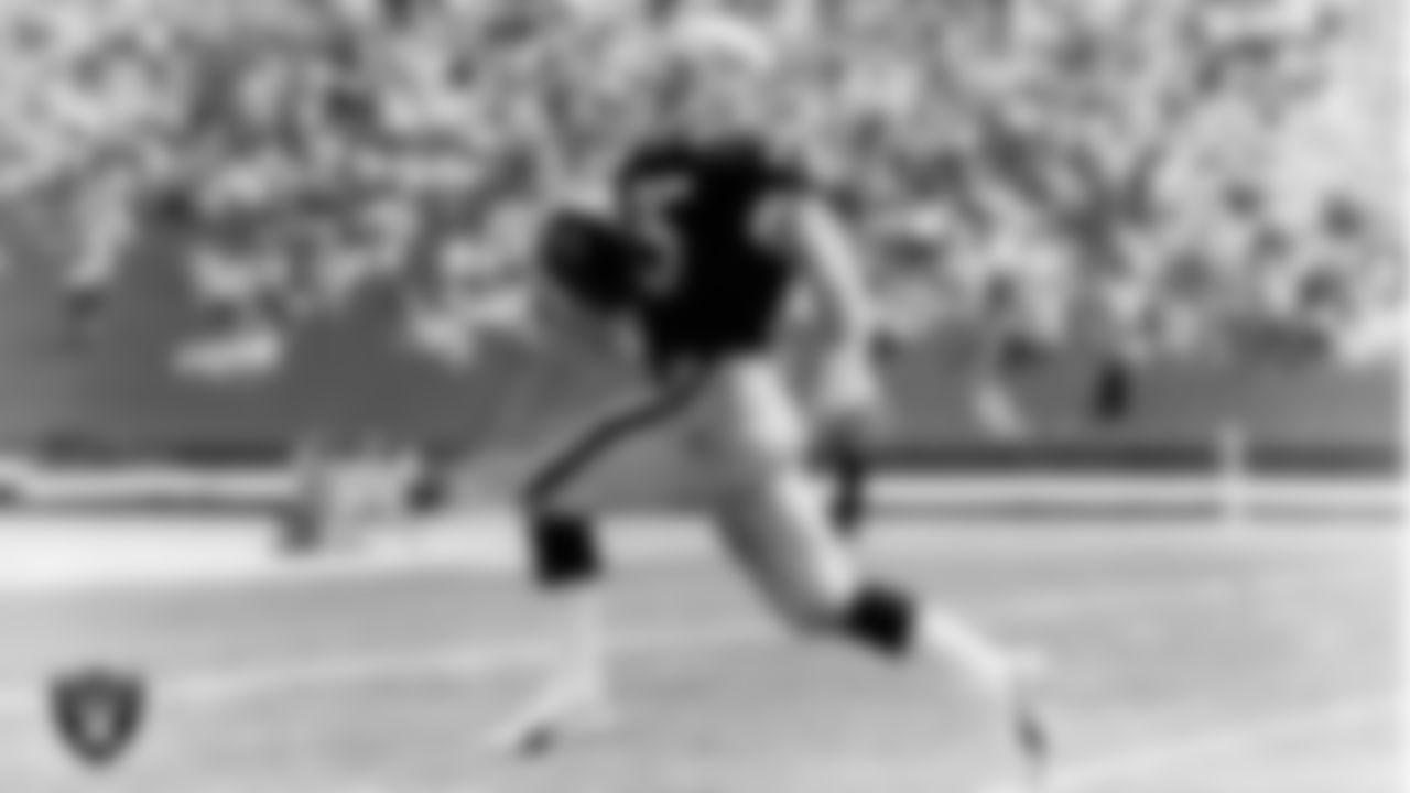 The Raiders selected Howie Long in the 2nd round of the 1981 NFL Draft. During his 13 years with the Raiders, Long played in 179 games with 151 starts and recorded 84 sacks, two interceptions, and 10 fumble recoveries. He was selected to play in eight Pro Bowls, named 1st Team All-Pro twice, and was named defensive player of the year in 1985. Long was inducted into the Pro Football Hall of Fame in 2000.