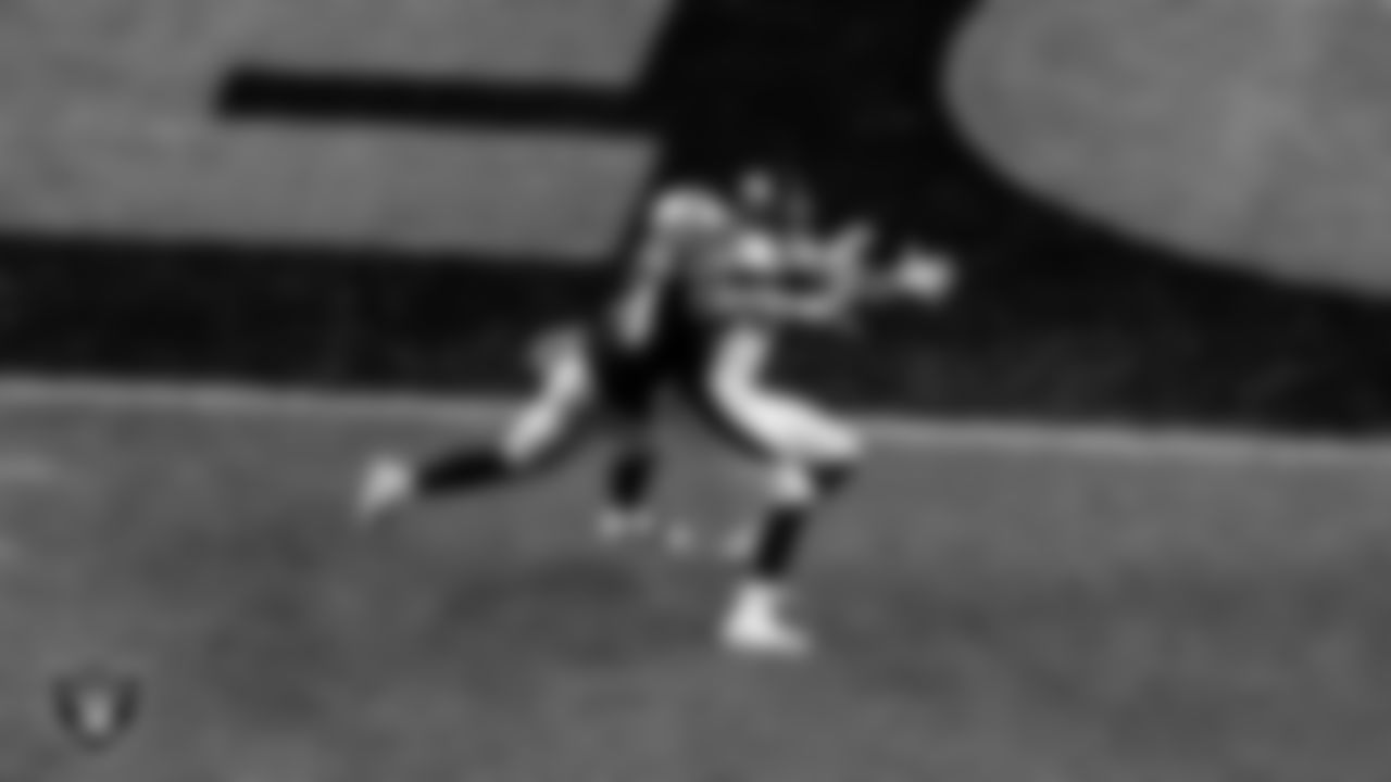 Las Vegas Raiders linebacker Nick Kwiatkoski (44) breaks up a pass during the regular season home game against the Denver Broncos.