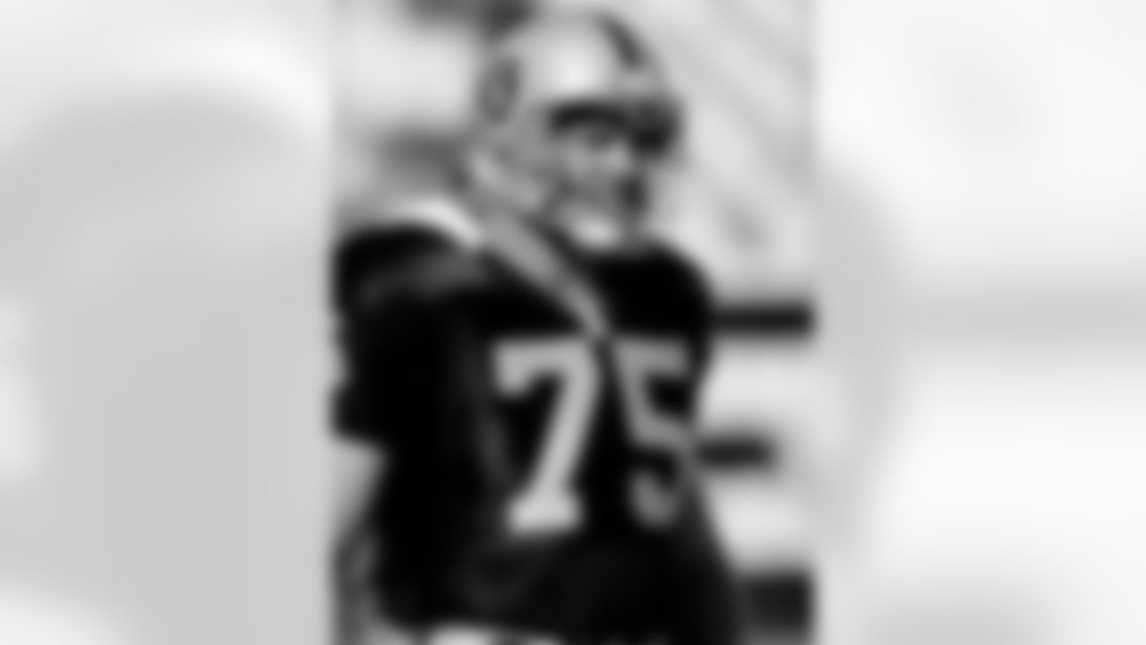 The Raiders selected Howie Long in the 2nd round of the 1981 NFL Draft. During his 13 years with the Raiders, Long played in 179 games with 151 starts and recorded 84 sacks, two interceptions, and 10 fumble recoveries. He was selected to play in eight Pro Bowls, named 1st Team All-Pro twice, and was named defensive player of the year in 1985. Long was inducted into the Pro Football Hall of Fame in 2000.