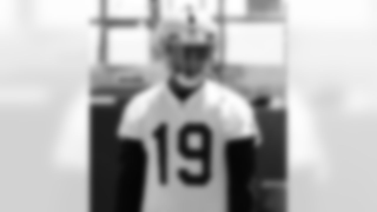 WR Mike Davis
