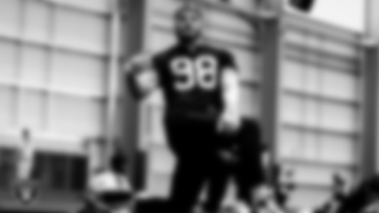 Las Vegas Raiders defensive end Maxx Crosby (98) during practice.