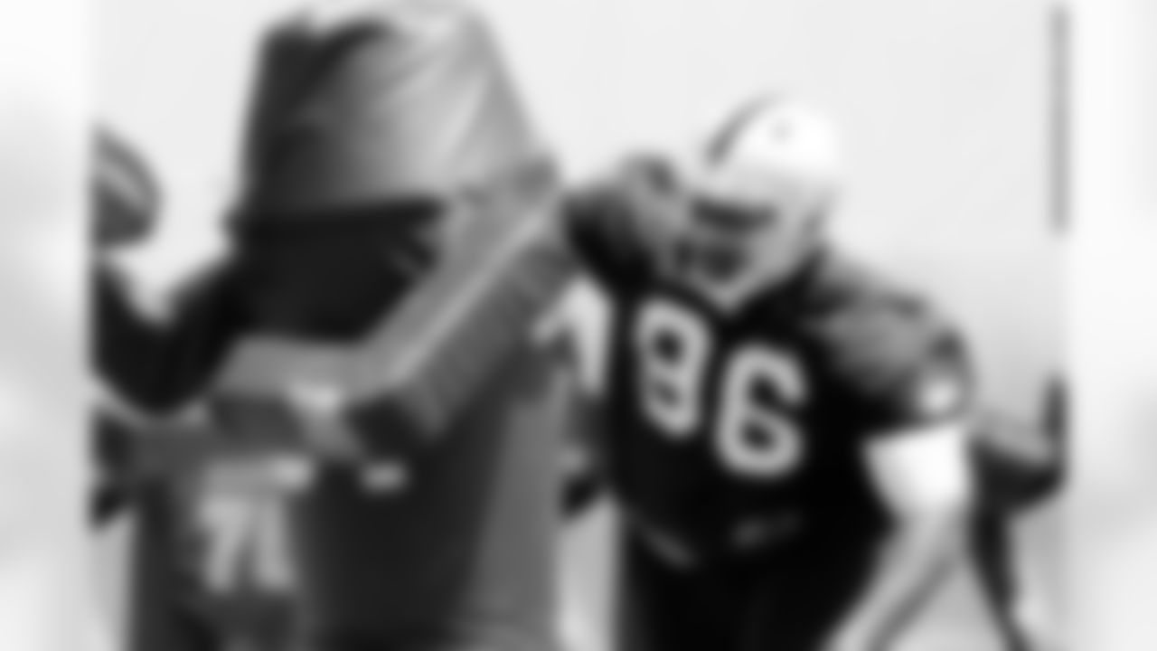 DT Christo Bilukidi is focused during the drill.
