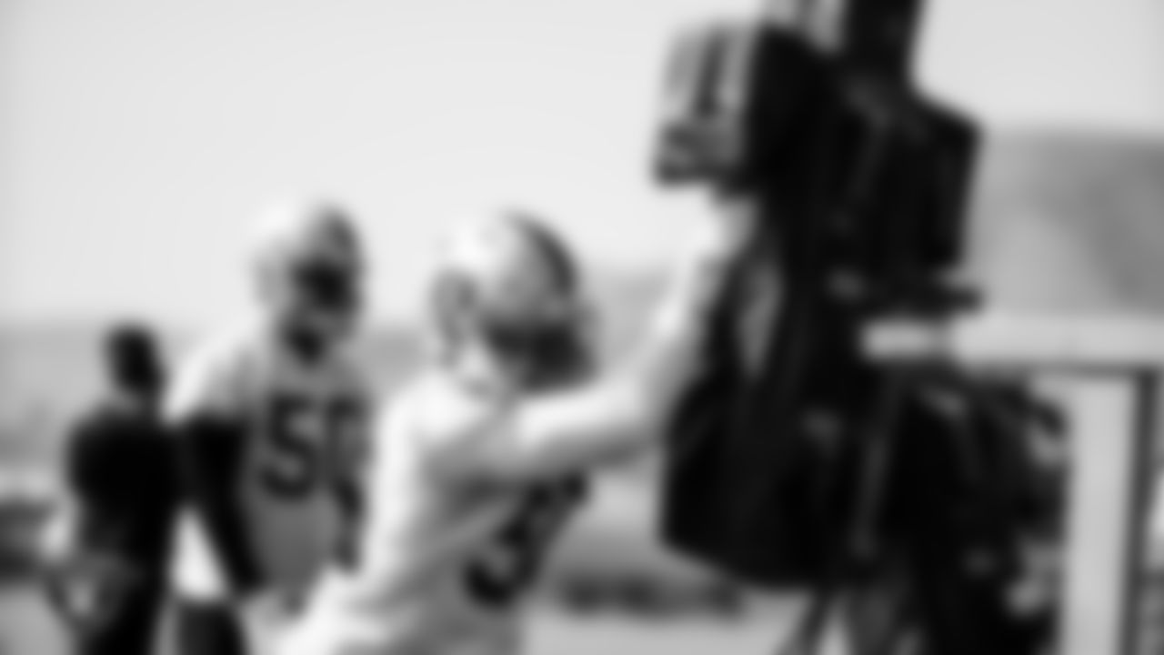 Las Vegas Raiders linebacker Raekwon McMillan (54) during practice.