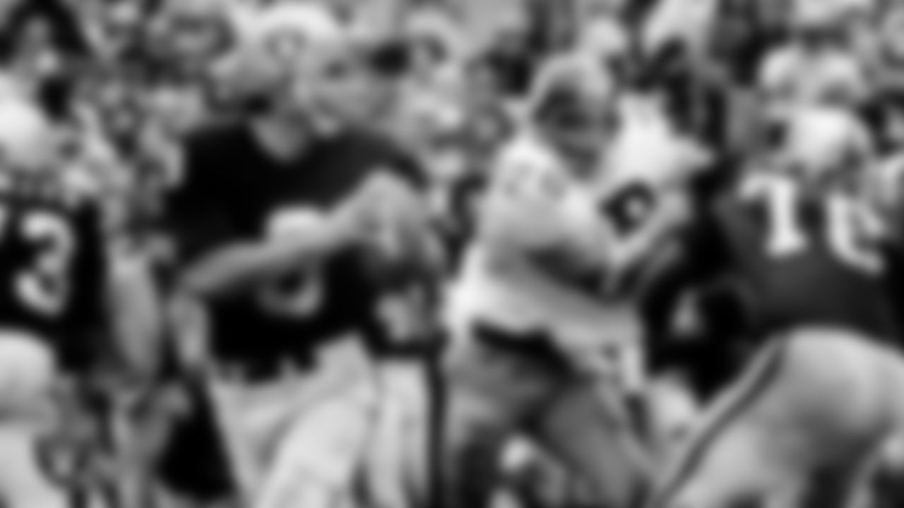 Daryle Lamonica joined the Raiders in 1967 and played with the team for eight seasons. During his time in the Silver and Black, Lamonica threw 1,138 passes for 16,655 yards and 148 touchdowns. He was named AFL MVP in 1967 and 1969 and was selected to the 1970 and 1972 Pro Bowl.