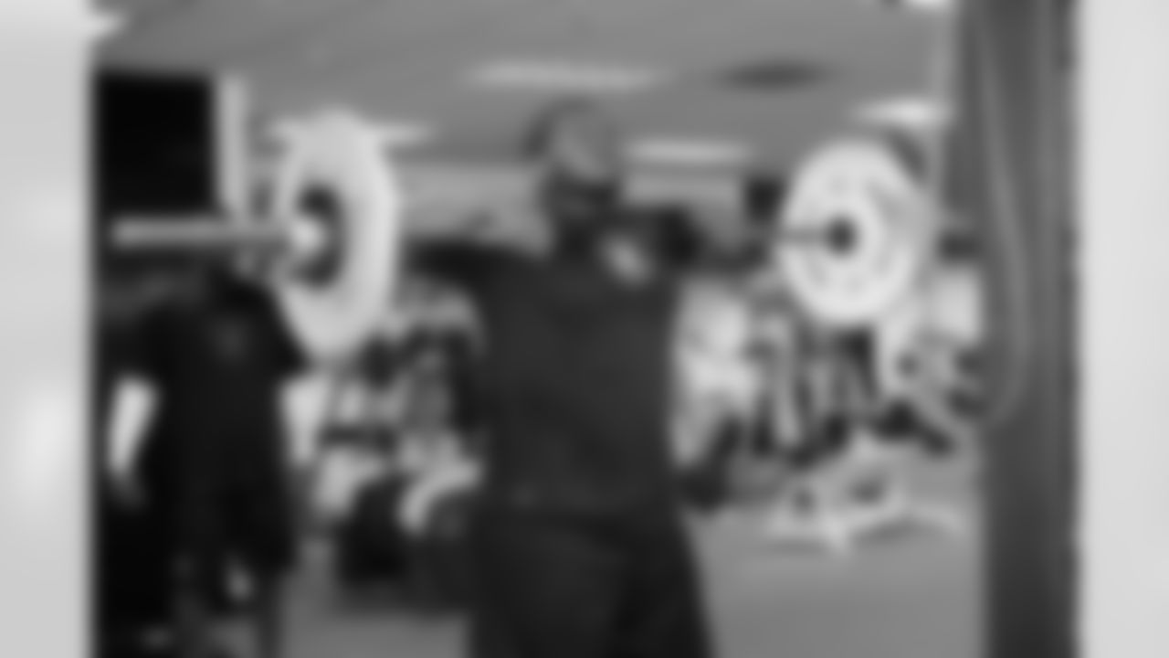 DT Vance Walker