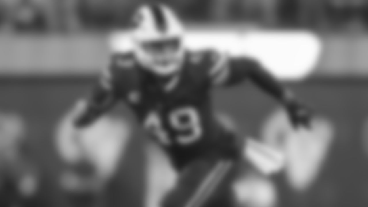 LB Tremaine Edmunds
