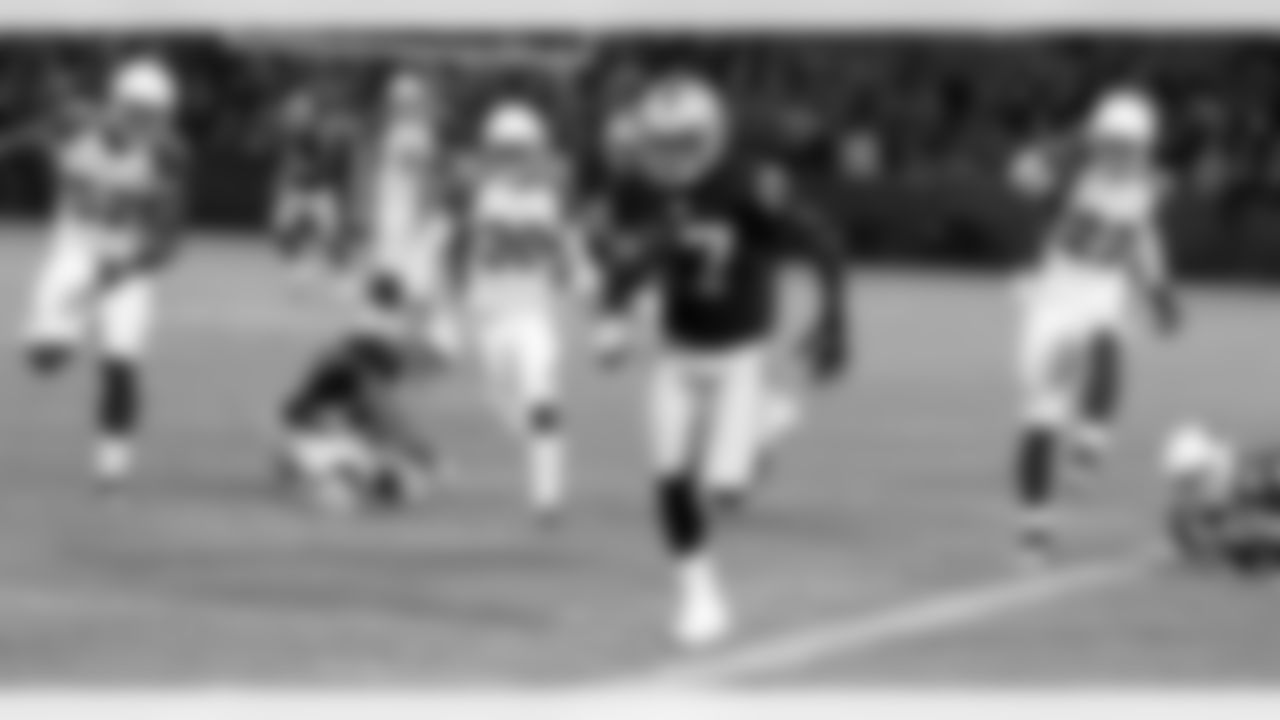 WR Denarius Moore runs up the sideline.