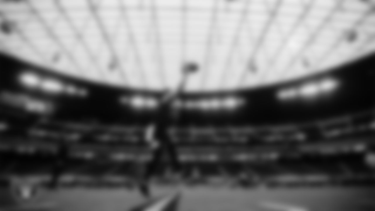 Las Vegas Raiders quarterback Derek Carr (4) warming up before the regular season home game against the Tampa Bay Buccaneers.