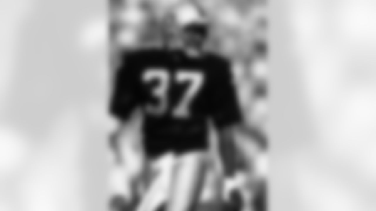 The Raiders selected Hayes in the 5th round of the 1977 NFL Draft. The five-time Pro Bowler played in 149 games recording 39 interceptions for 572 yards and 4 pick-sixes. His 39 interceptions are tied with Willie Brown's mark for the all-time team record. Hayes was a key member of the Raiders Super Bowl XV and XVIII championship teams and was named the AP Defensive Player of the Year in 1980.