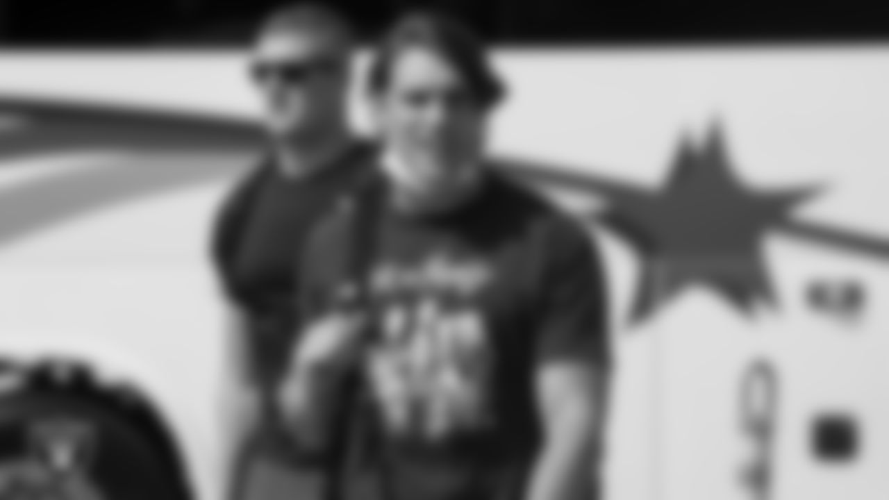 Las Vegas Raiders linebacker Tanner Muse (55) departs for the joint training camp practice and preseason away game against the Los Angeles Rams.
