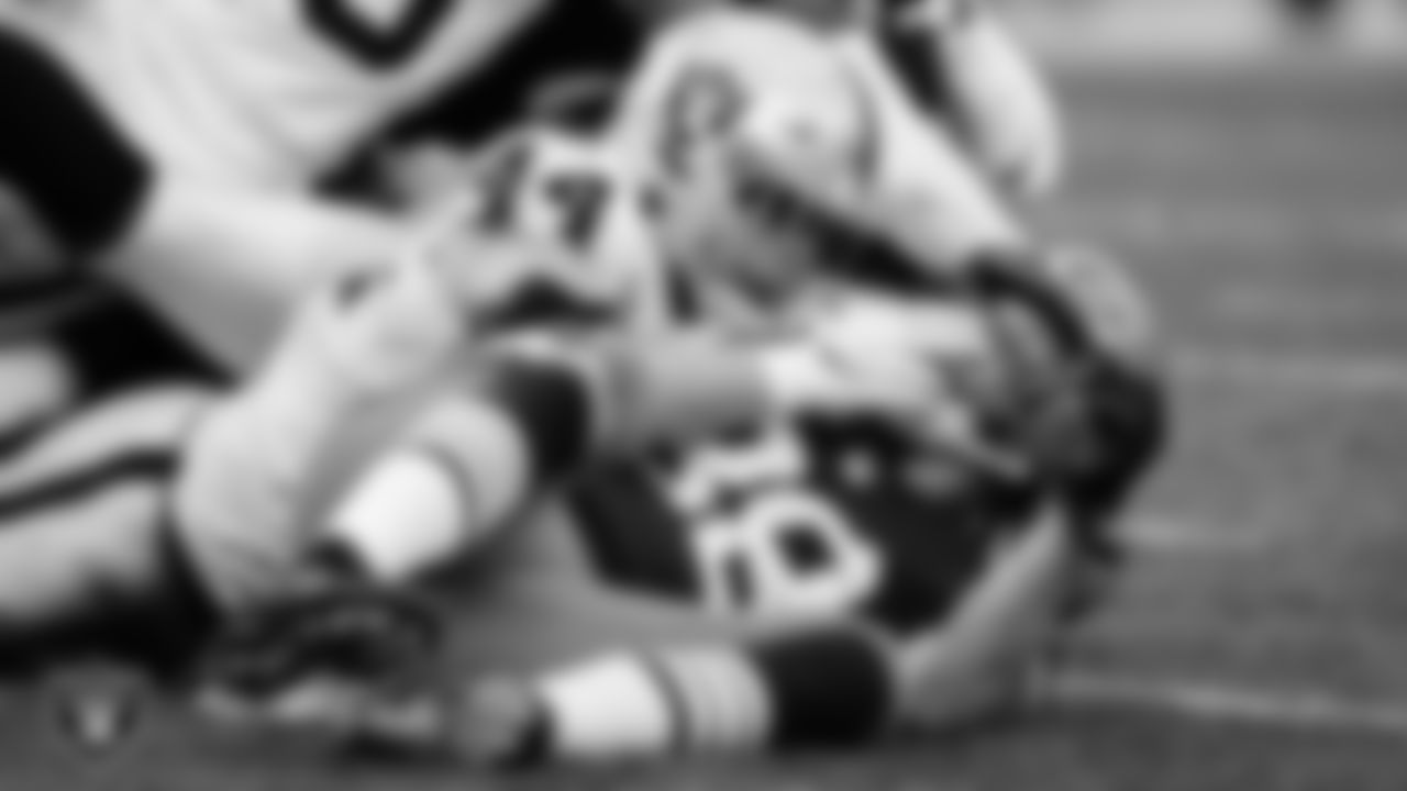 Las Vegas Raiders linebacker Nick Kwiatkoski (44) makes a tackle during the regular season away game against the Cleveland Browns.