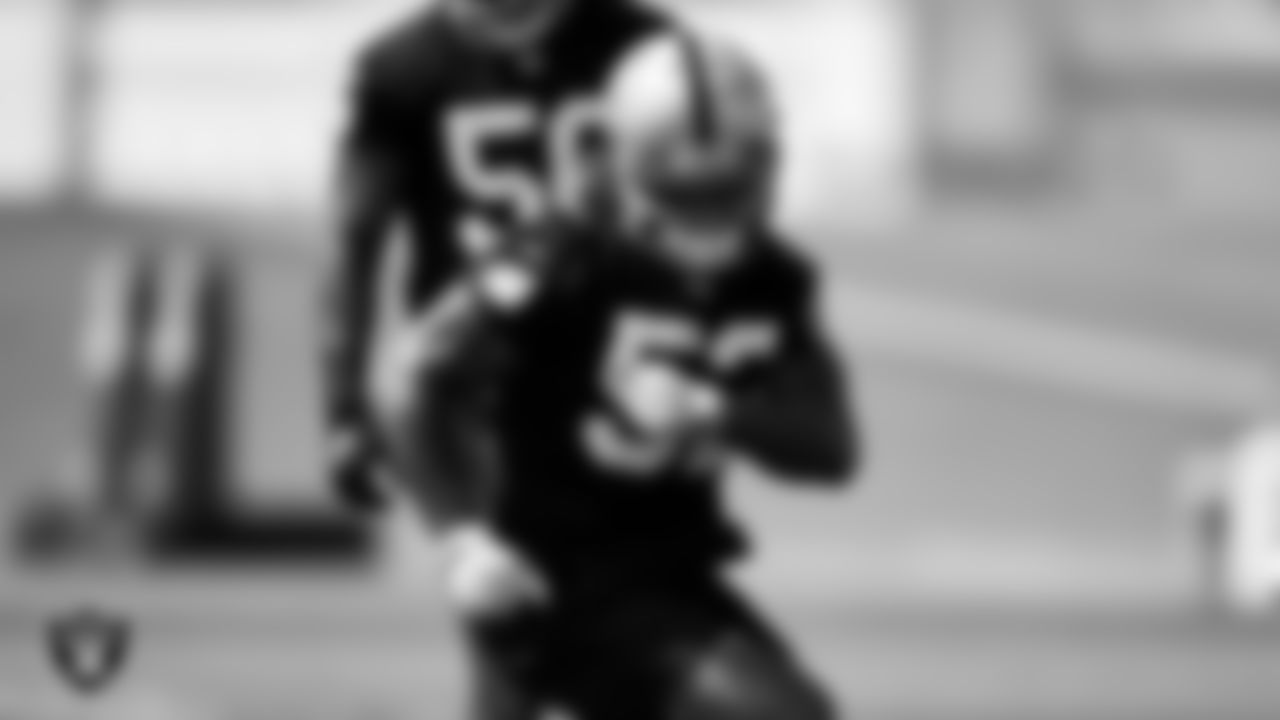 Las Vegas Raiders linebacker Denzel Perryman (52) during Day Two of 2022 Veteran Minicamp.